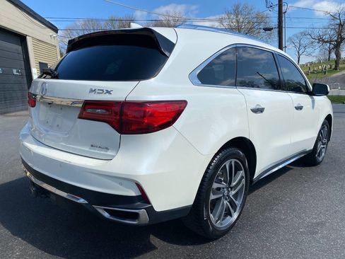 Used 2017 Acura MDX SH-AWD w/ Advance Package image 3