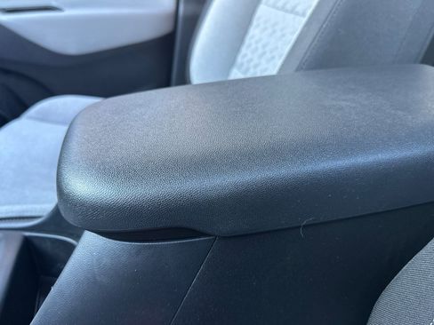 Used 2024 Chevrolet Equinox LS image 32