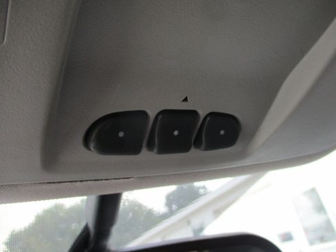 Used 2015 Chevrolet Traverse LT w/ Style and Technology Package FWD image 35