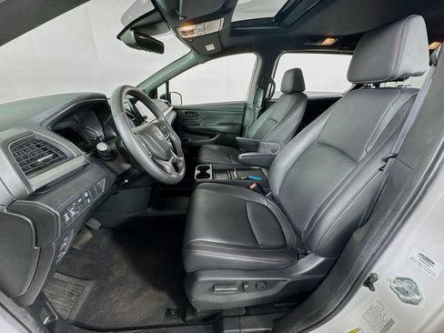 Used 2024 Honda Odyssey Sport image 12