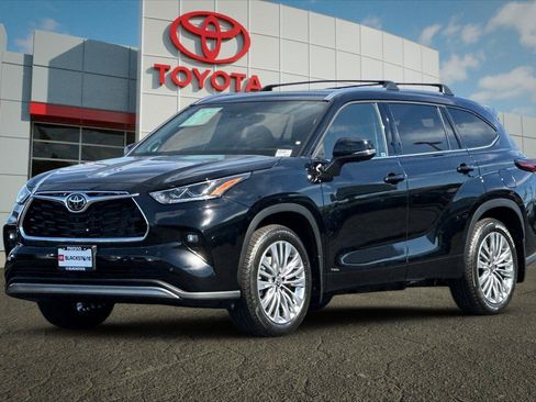 Certified 2026 Toyota Highlander Platinum AWD/4WD image 7