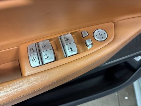 Used 2018 BMW 740i xDrive AWD/4WD image 23