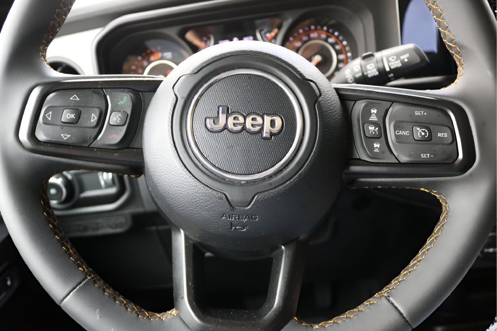 Used 2024 Jeep Wrangler Unlimited Sport AWD/4WD image 21