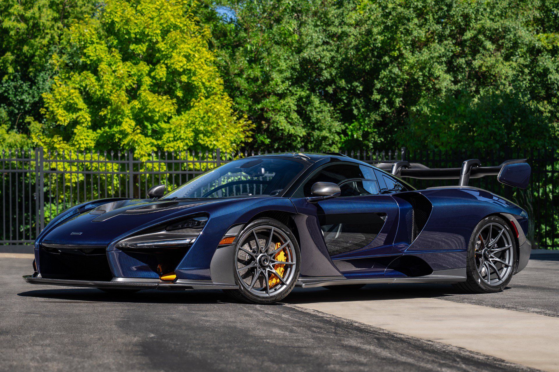 Used 2019 McLaren Senna RWD image 62