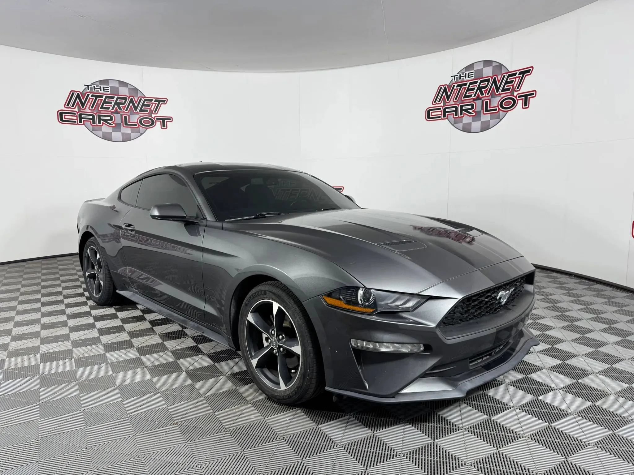 Used 2020 Ford Mustang Coupe RWD image 9