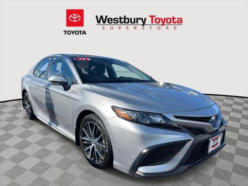 Certified 2024 Toyota Camry SE image 1