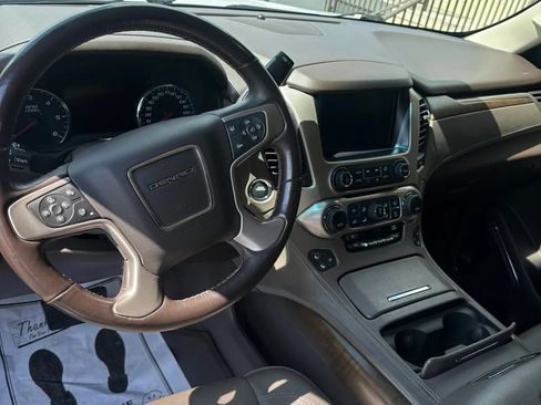 Used 2018 GMC Yukon Denali w/ Denali Ultimate Package AWD/4WD image 11