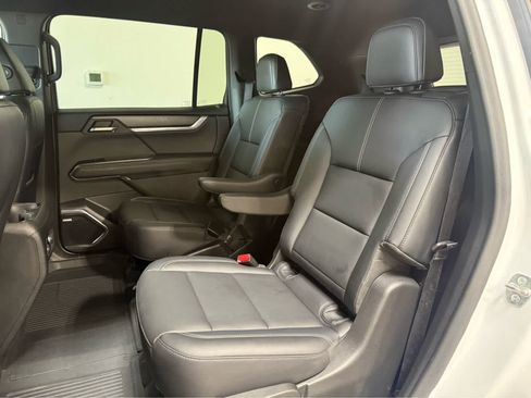 Used 2024 GMC Acadia Elevation FWD image 14