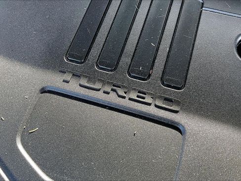 Used 2023 GMC Acadia SLT image 31