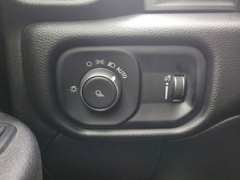 Used 2024 RAM 3500 Tradesman w/ Chrome Appearance Group image 12