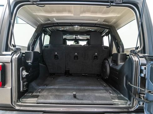 Used 2021 Jeep Wrangler Unlimited Rubicon w/ Dual Top Group AWD/4WD image 35