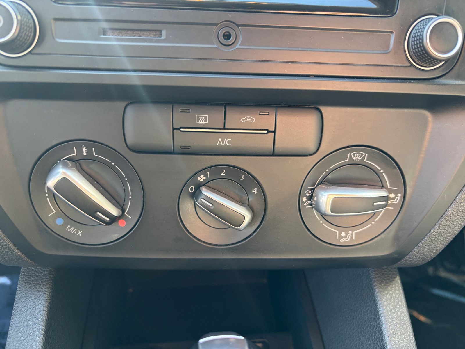 Used 2018 Volkswagen Jetta S FWD image 21
