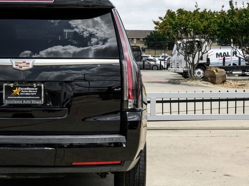 Used 2019 Cadillac Escalade Luxury AWD/4WD image 54