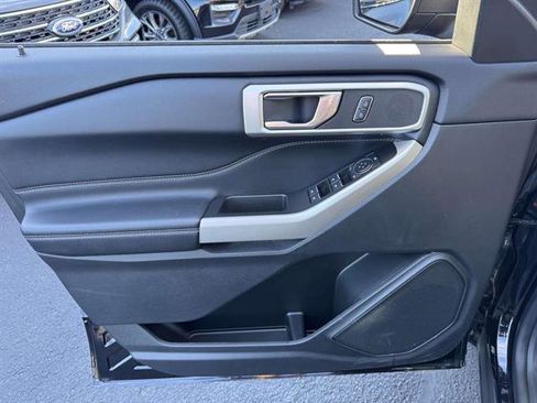 Used 2022 Ford Explorer XLT w/ Class IV Trailer Tow Package image 12