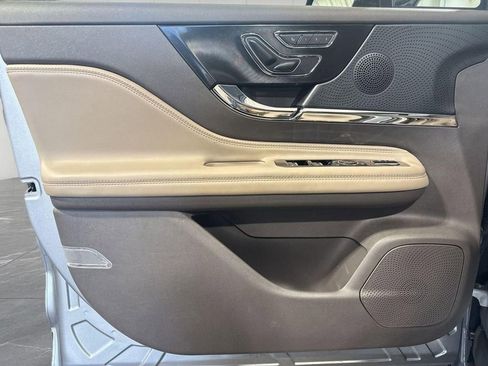 Certified 2023 Lincoln Corsair AWD w/ Equipment Group 101A image 14