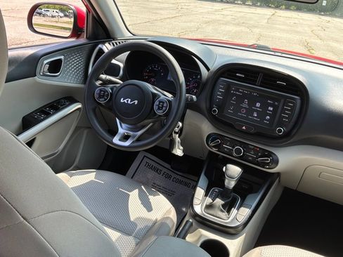 Used 2022 Kia Soul LX FWD image 34