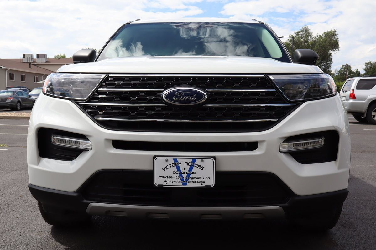 Used 2021 Ford Explorer XLT w/ Equipment Group 202A AWD/4WD image 13