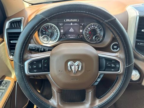 Used 2019 RAM 1500 Laramie AWD/4WD image 18