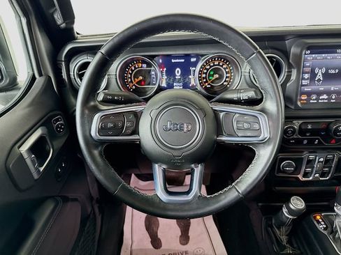 Used 2020 Jeep Gladiator Overland AWD/4WD image 11