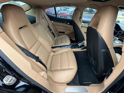 Used 2015 Porsche Panamera image 9