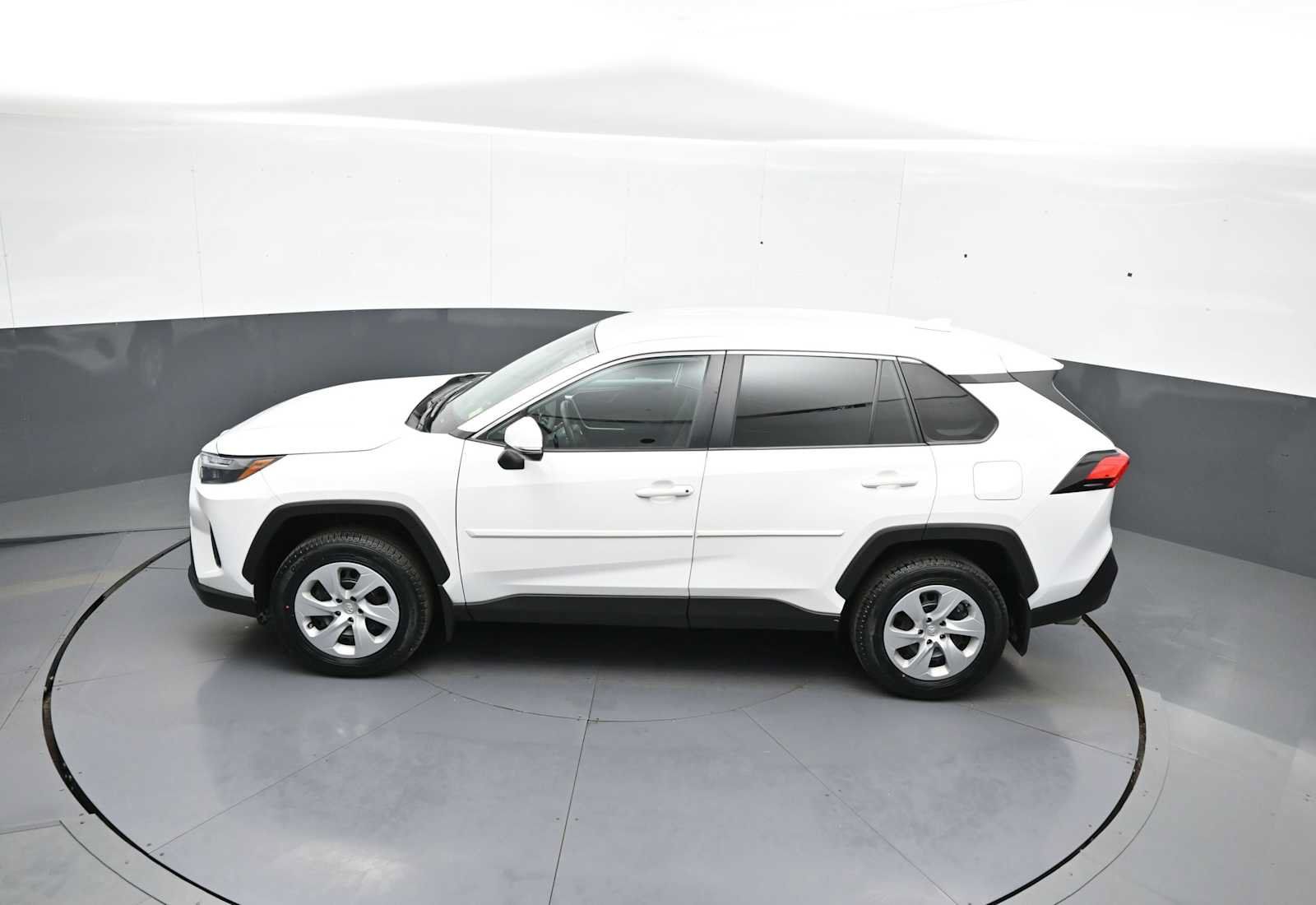 Certified 2023 Toyota RAV4 LE AWD/4WD image 40