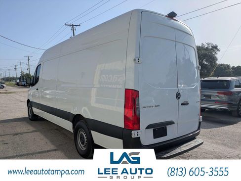 Used 2021 Mercedes-Benz Sprinter 2500 w/ Driver Convenience Package image 5