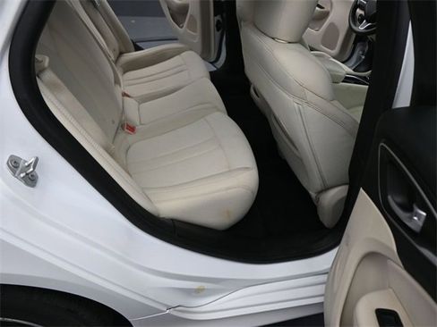 Used 2016 Chrysler 200 Limited image 14