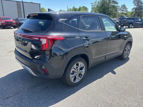 Used 2026 Kia Seltos LX FWD image 7