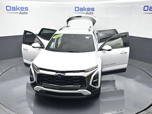 Used 2025 Chevrolet Equinox ACTIV w/ Safety and Technology Package FWD image 57