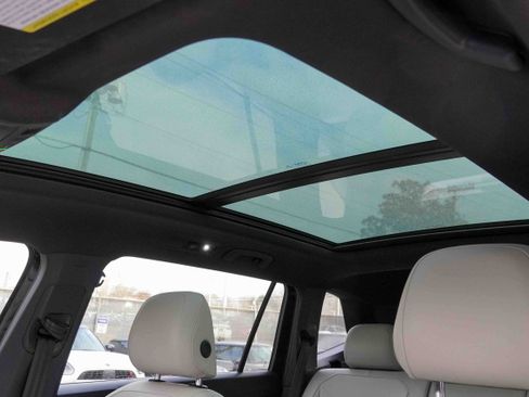 Used 2021 Volkswagen Tiguan SE R-Line image 15