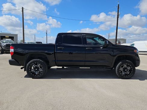 Used 2021 Toyota Tundra SR5 w/ SR5 Upgrade Package AWD/4WD image 2