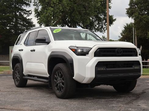 Used 2025 Toyota 4Runner SR5 AWD/4WD image 1
