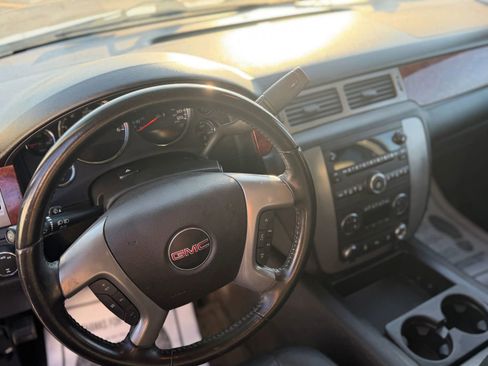 Used 2013 GMC Yukon XL SLT image 9