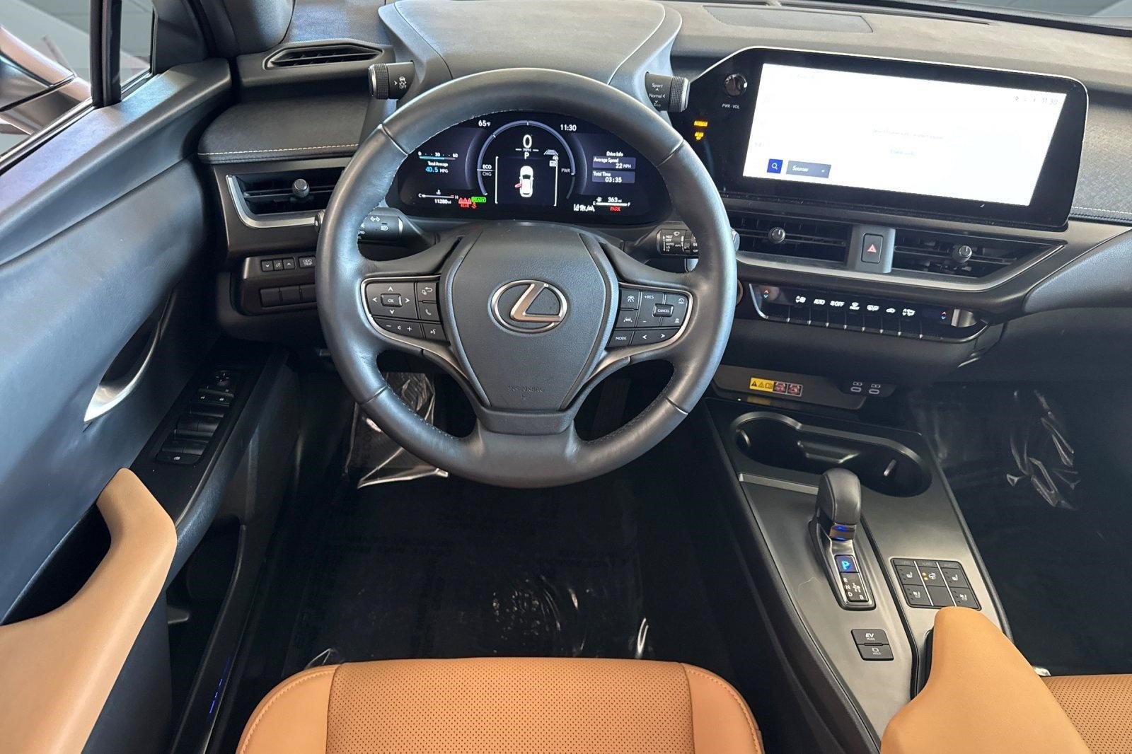 Certified 2025 Lexus UX 300h AWD w/ Accessory Package (Z2) image 30