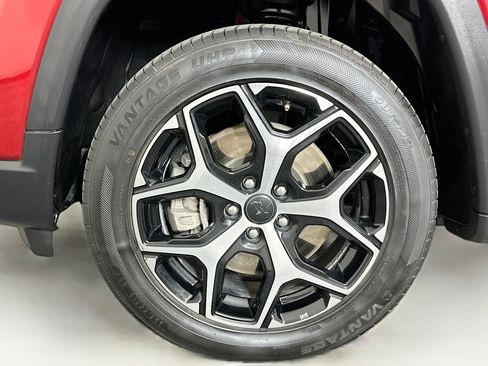 Used 2025 Jeep Compass Limited AWD/4WD image 11