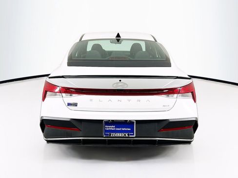 Certified 2025 Hyundai Elantra SEL image 7