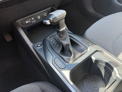 Used 2025 Kia K4 LXS image 42