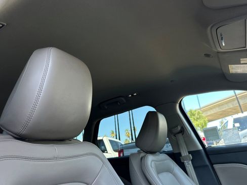 Used 2022 Lincoln Corsair FWD image 16