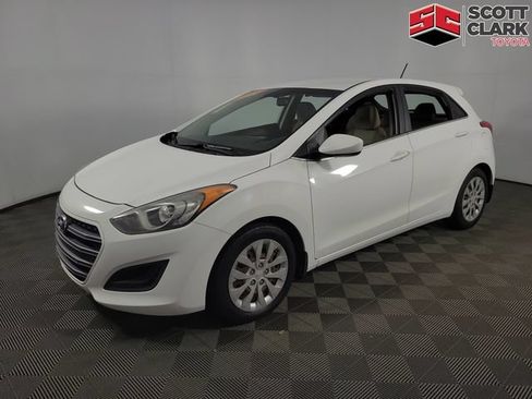 Used 2016 Hyundai Elantra GT FWD image 3