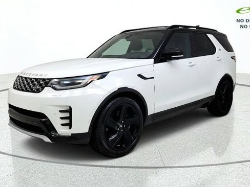 Used 2023 Land Rover Discovery Metropolitan Edition AWD/4WD image 3