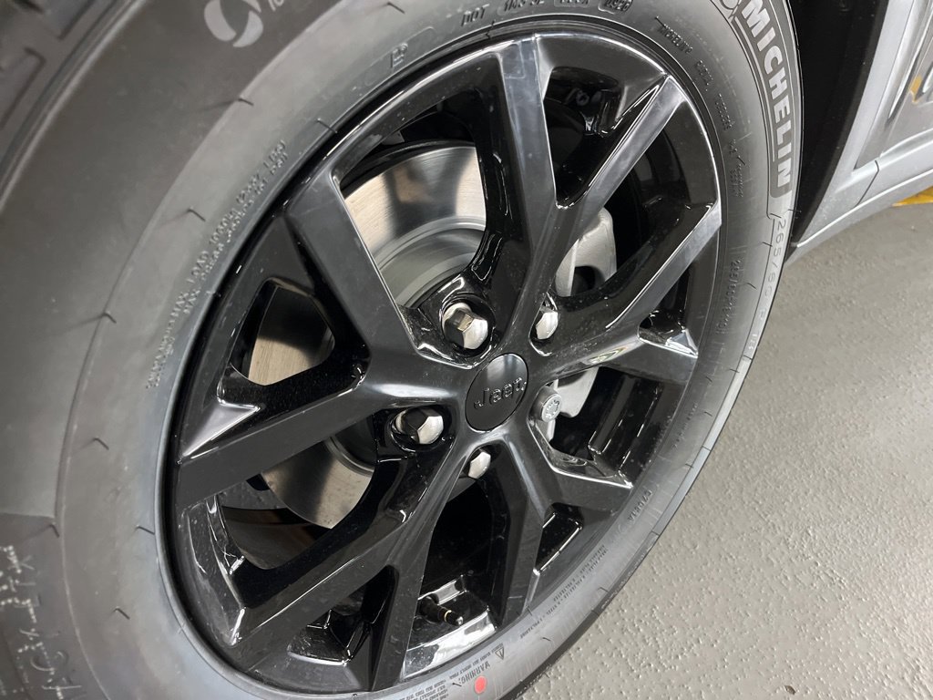 New 2026 Jeep Grand Cherokee Altitude AWD/4WD image 12