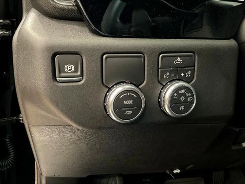 New 2026 GMC Sierra 1500 Elevation image 9