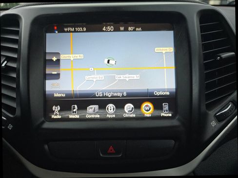 Used 2016 Jeep Cherokee Trailhawk w/ Leather Interior Group AWD/4WD image 25