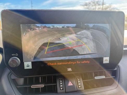 Used 2023 Toyota RAV4 XLE Premium image 12