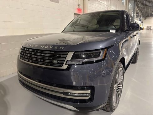 Used 2024 Land Rover Range Rover SE AWD/4WD image 1