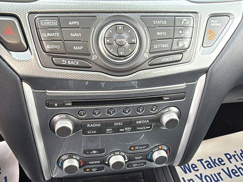 Used 2020 Nissan Pathfinder SL image 15