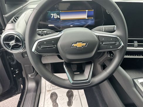 New 2026 Chevrolet Equinox EV LT image 16