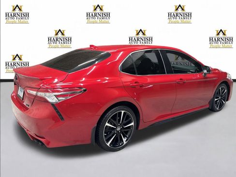 Used 2019 Toyota Camry XSE image 5