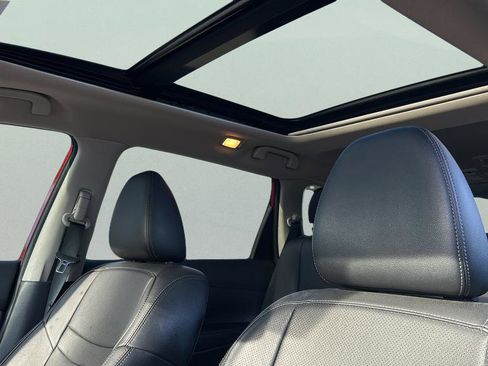 Used 2019 Nissan Rogue SL w/ Premium Package image 15