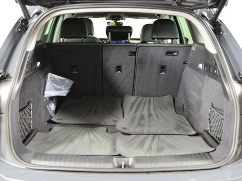 Certified 2025 Audi Q6 e-tron Premium w/ Convenience Package image 21